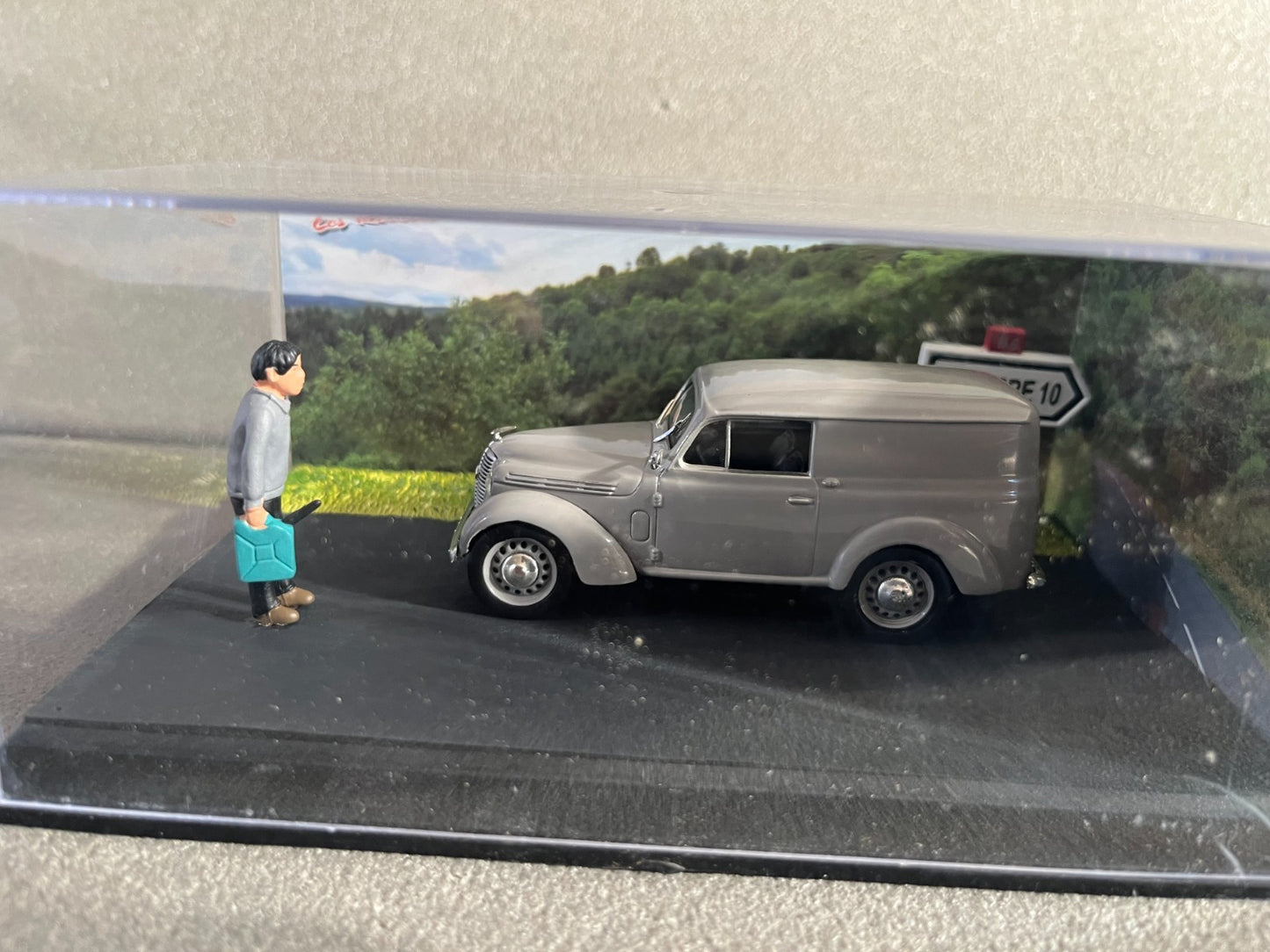 Voiture Miniature Renault Juvaquatre Etape 4 La Route Bleue RN7 1/43