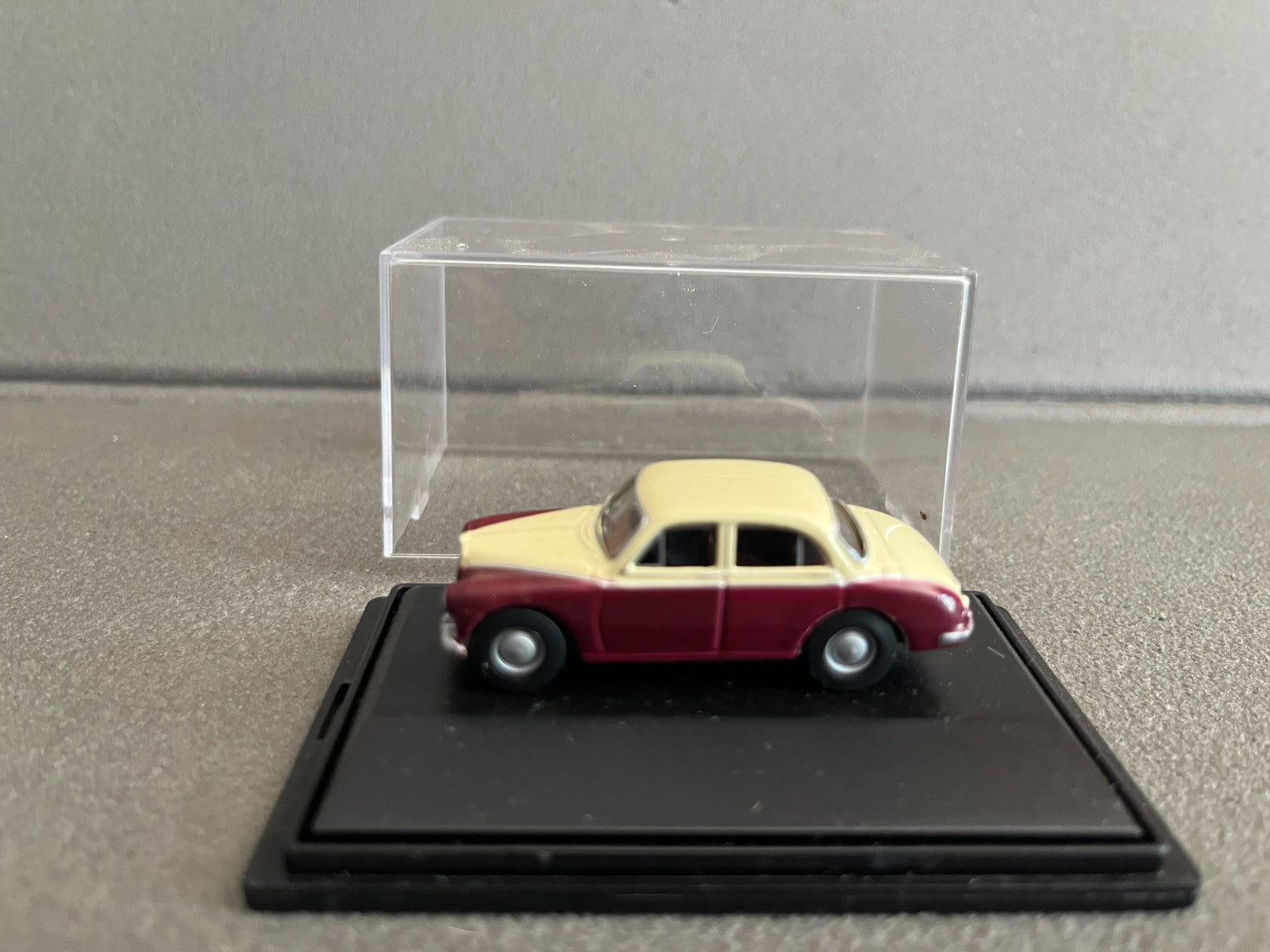 Voiture Miniature MG Zb Oxford au 1/76