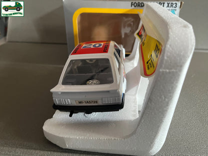 Ancienne Voiture miniature Ford Escort XR3 cod. 0120 Burago au 1/24