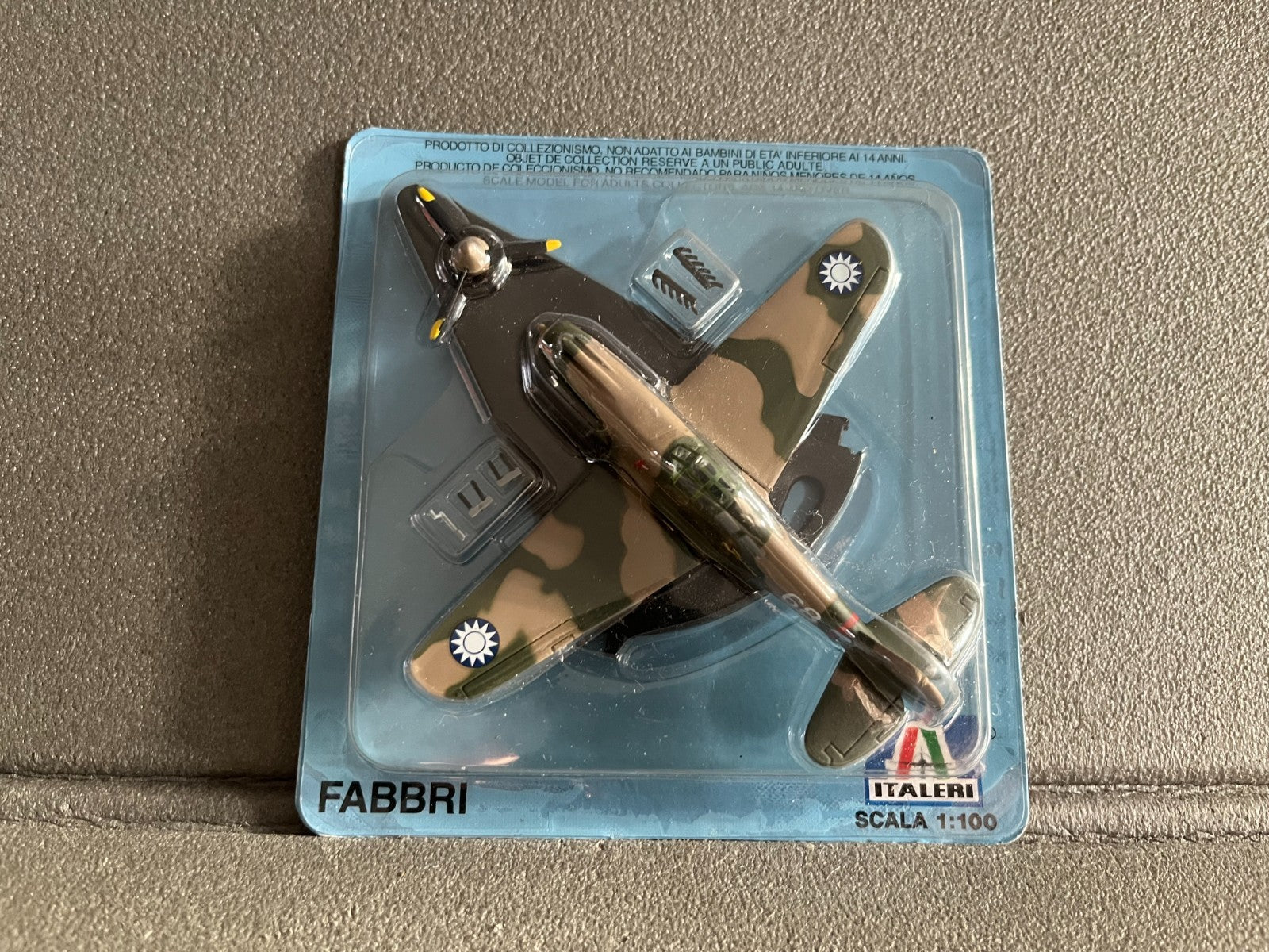 Avion miniature Militaire P-40B Fabbri Italeri 1/100