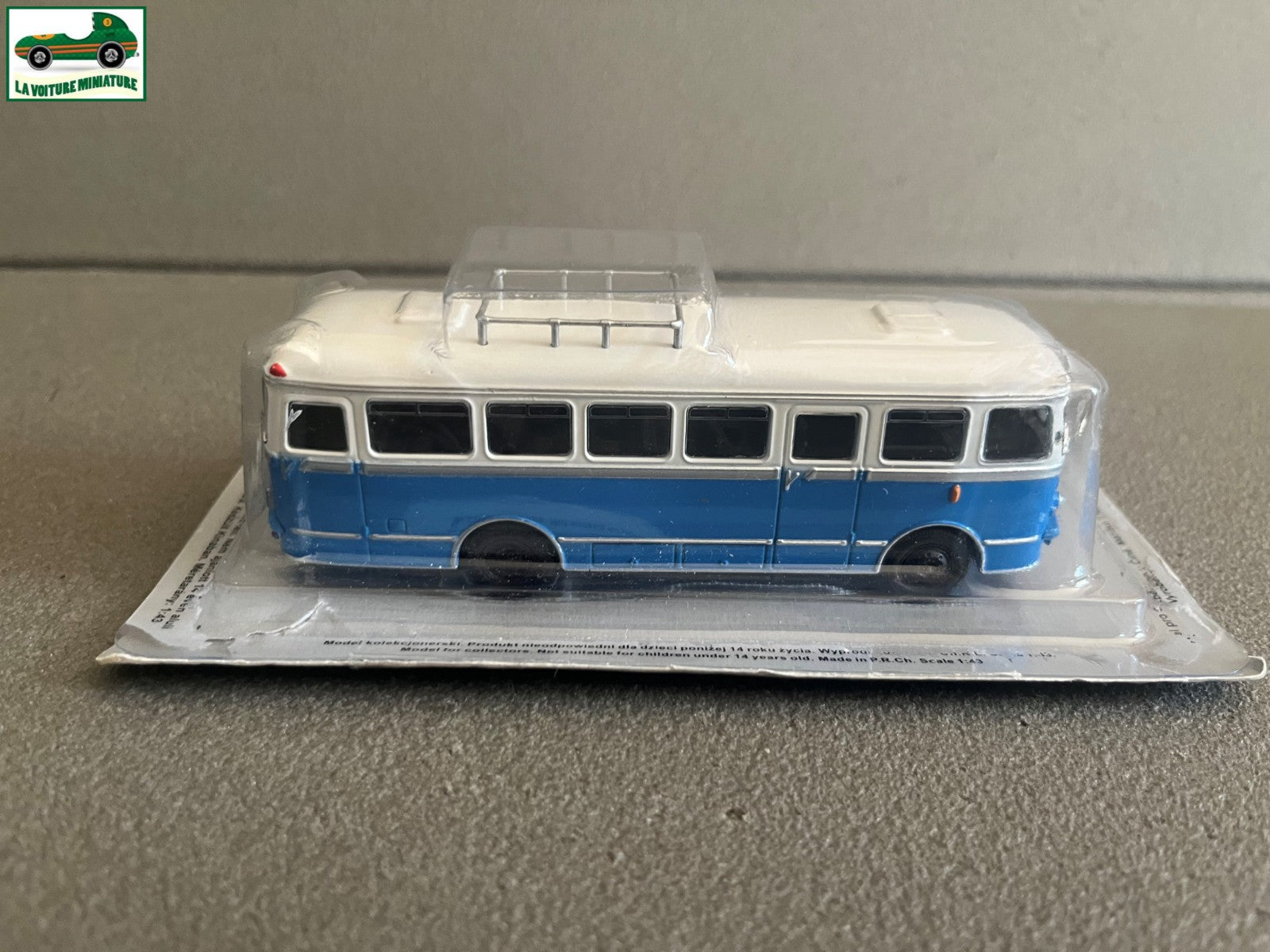 Voiture miniature SAN H100A Autobus Bus Pays de L'est IST Deagostini 1/72