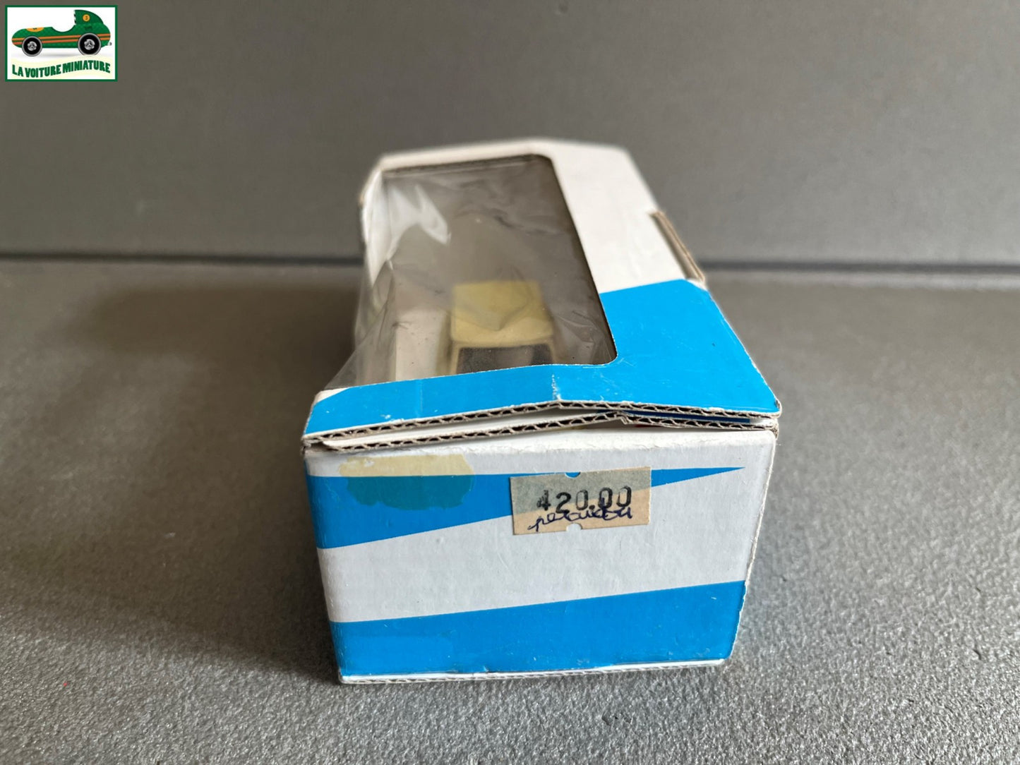 Voiture Miniature Kit résine monté Citroen Ami 8 MOG Modeles au 1/43