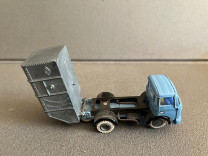 Ancienne Miniature Camion Benne à Ordures Berliet GAK France Jouets Epave
