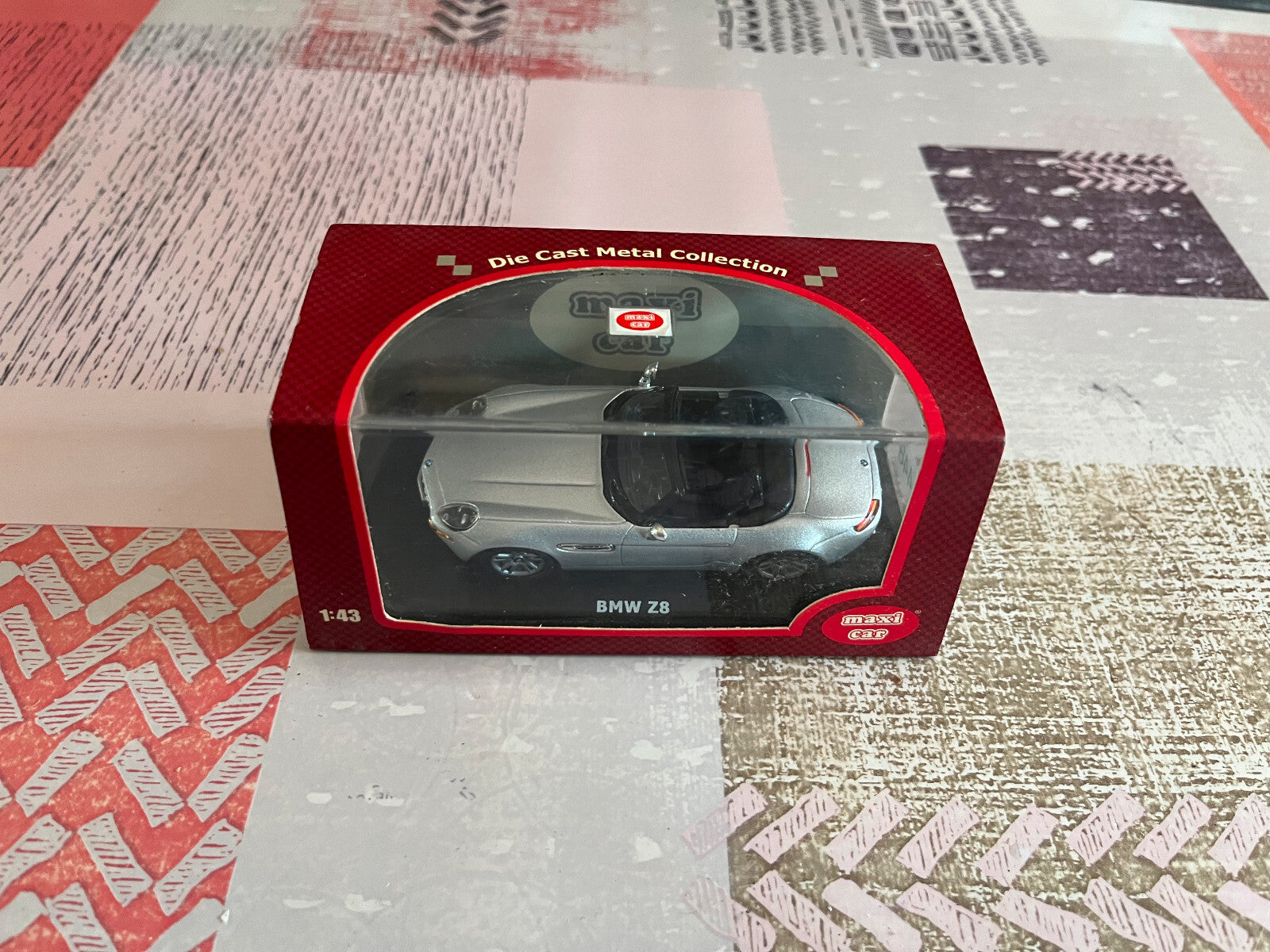 Voiture Miniature BMW Z8 Maxi Car au 1/43