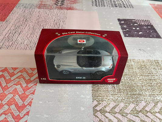 Voiture Miniature BMW Z8 Maxi Car au 1/43