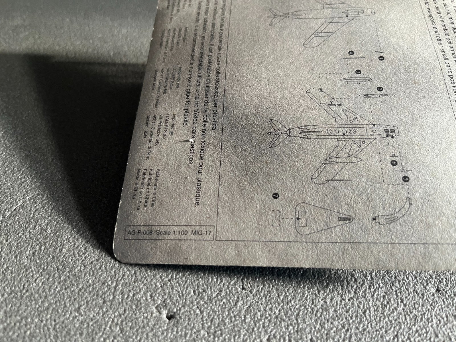 Avion miniature Militaire Mig-17 Fabbri Italeri 1/100