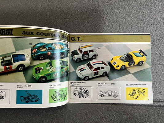 Ancien Dépliant Documentation Catalogue Jouet Voiture Corgi 1973