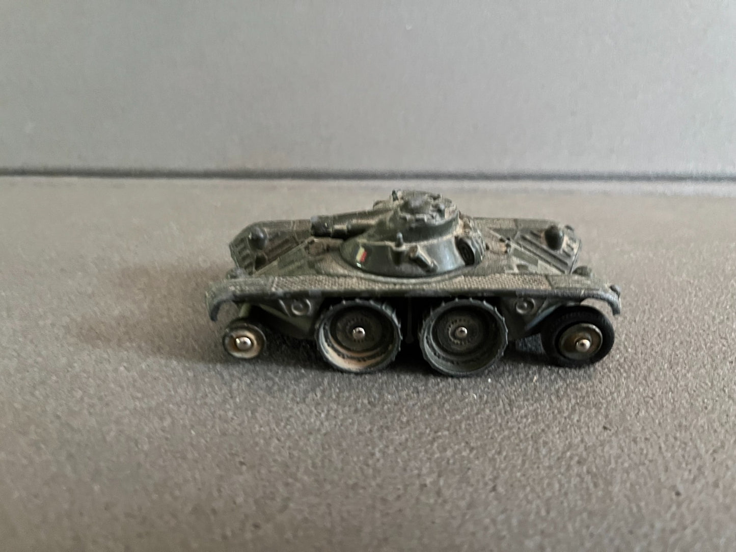 Ancienne Miniature Militaire Char EBR Panhard Dinky Toys Meccano France Epave