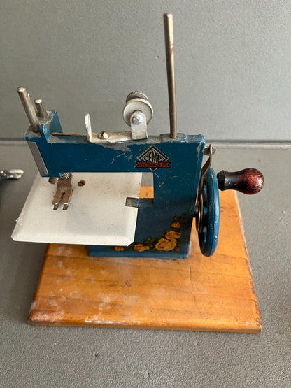 Lot Jouet Ancien Machine Coudre CEMP Villefranche + JC Incomplet
