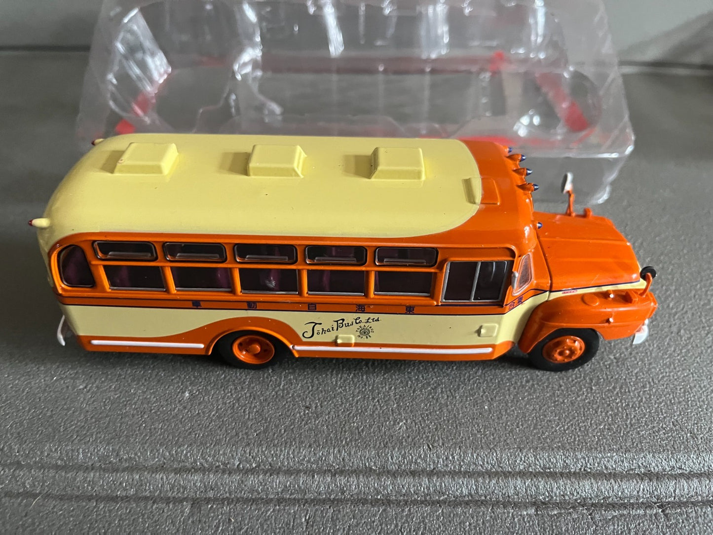 Voiture miniature Isuzu BXD 30 1/43 Autobus Autocars du Monde
