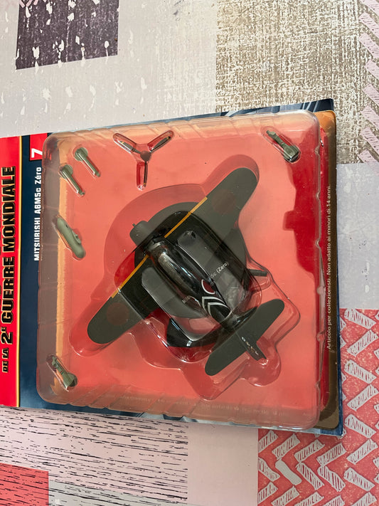 Avion miniature Militaire Combat 2nd Guerre Mitsubishi A6M5c Zéro 1/72