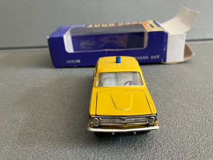 Ancienne Miniature Voiture Volga GAZ-24 Tan Police Russe Novoexport URSS 1/43