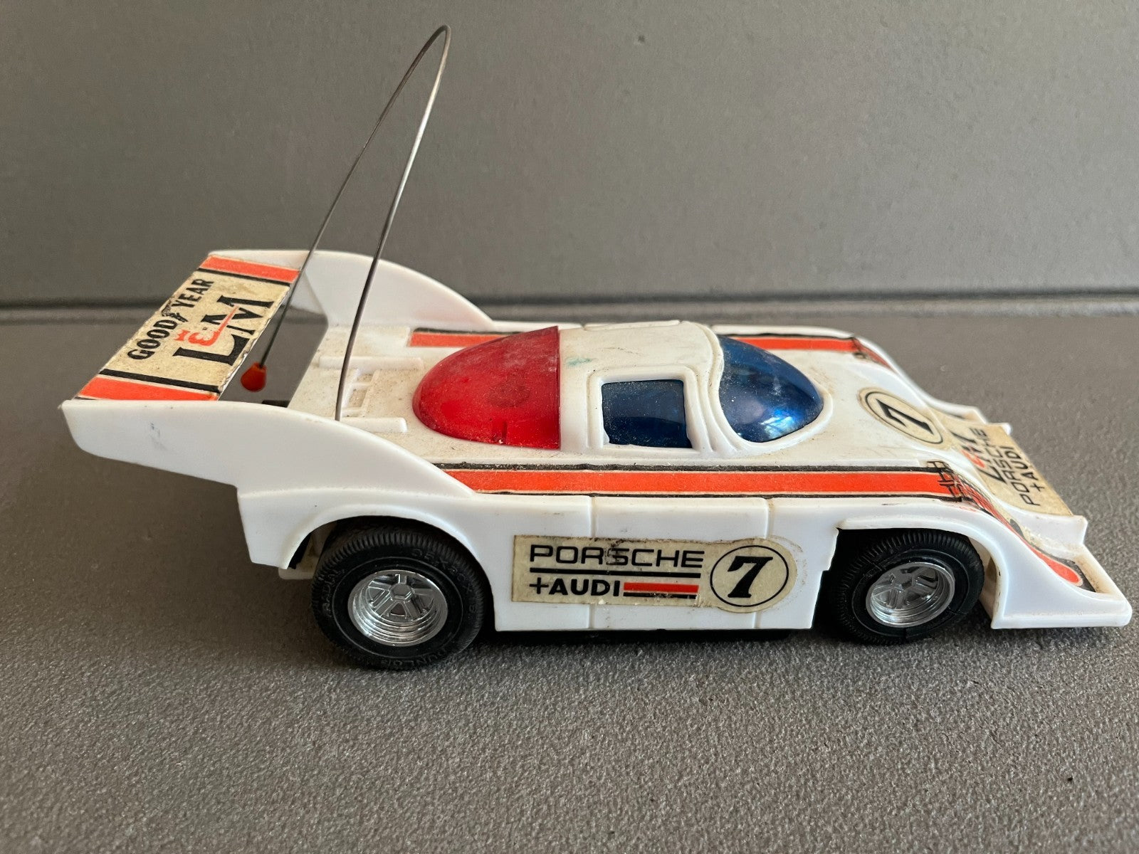Jouet Ancien Voiture Miniature Plastique L&M Porsche Audi Taiwan