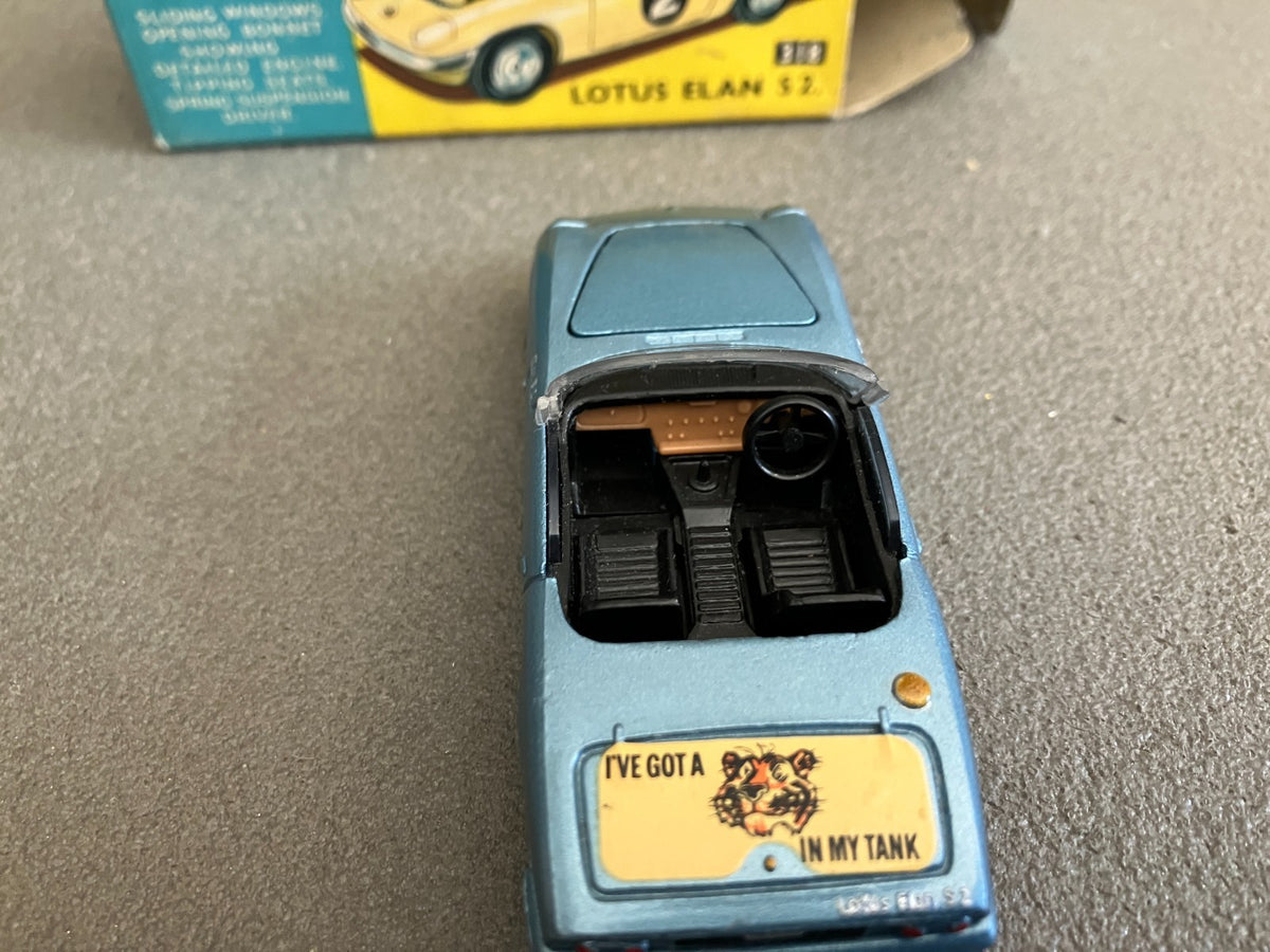 Ancienne Voiture Miniature Lotus Elan 318 Corgi Toys England 1/43