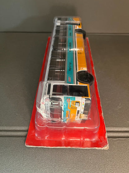 Voiture miniature Tata LPO 1512 Autocar Autobus Bus Hachette 1/43