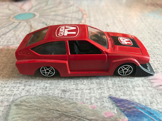 Voiture miniature Alfa Romeo Alfetta GTV Turbo Guida TV Polistil Italy au 1/40