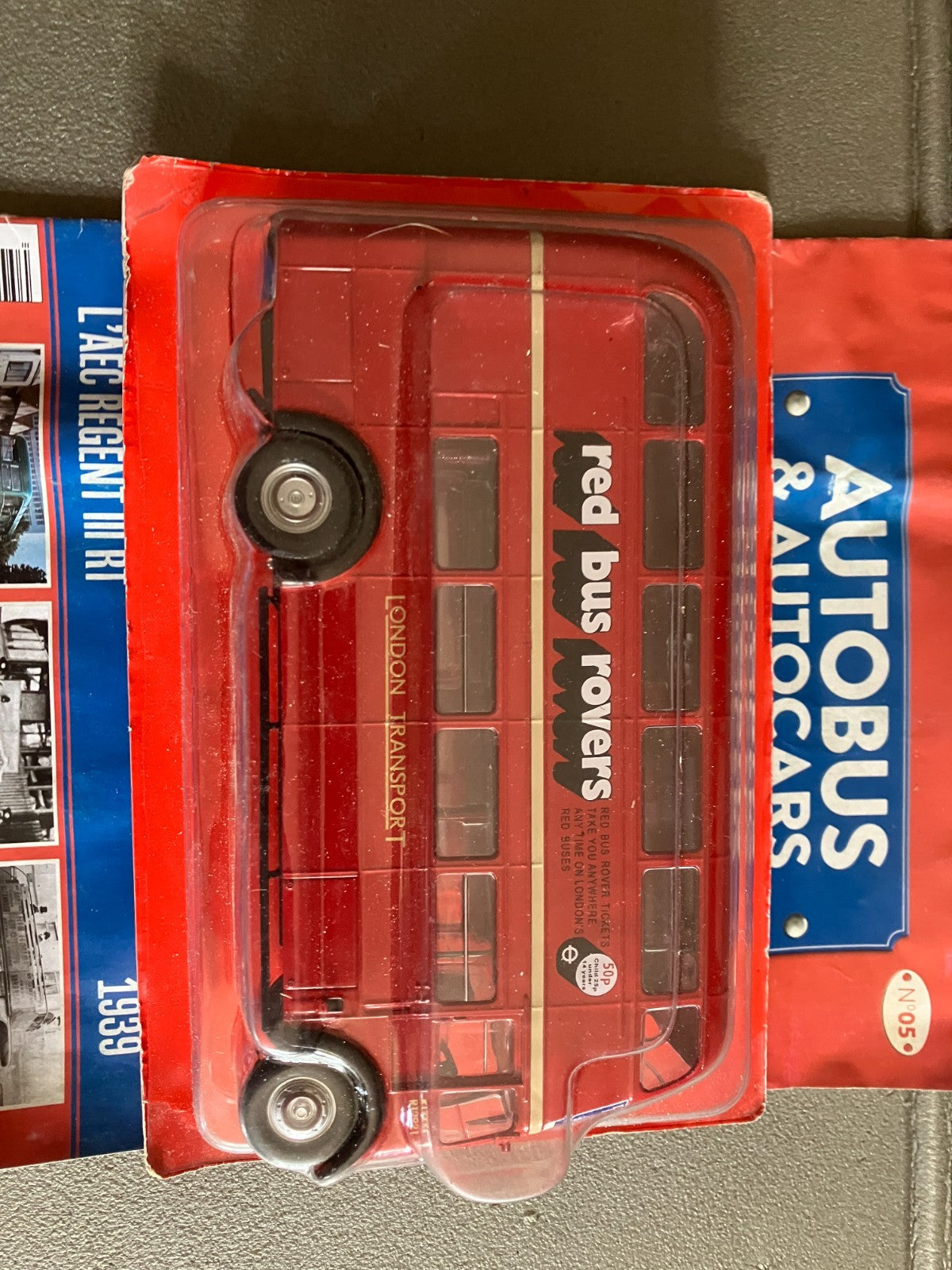 Voiture miniature AEC Regent III RT 1939 1/43 Autobus Autocars du Monde