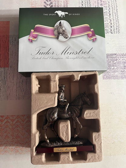Statue Collection Cheval Course Tudor Minstrel Résine Editions Atlas 1/12