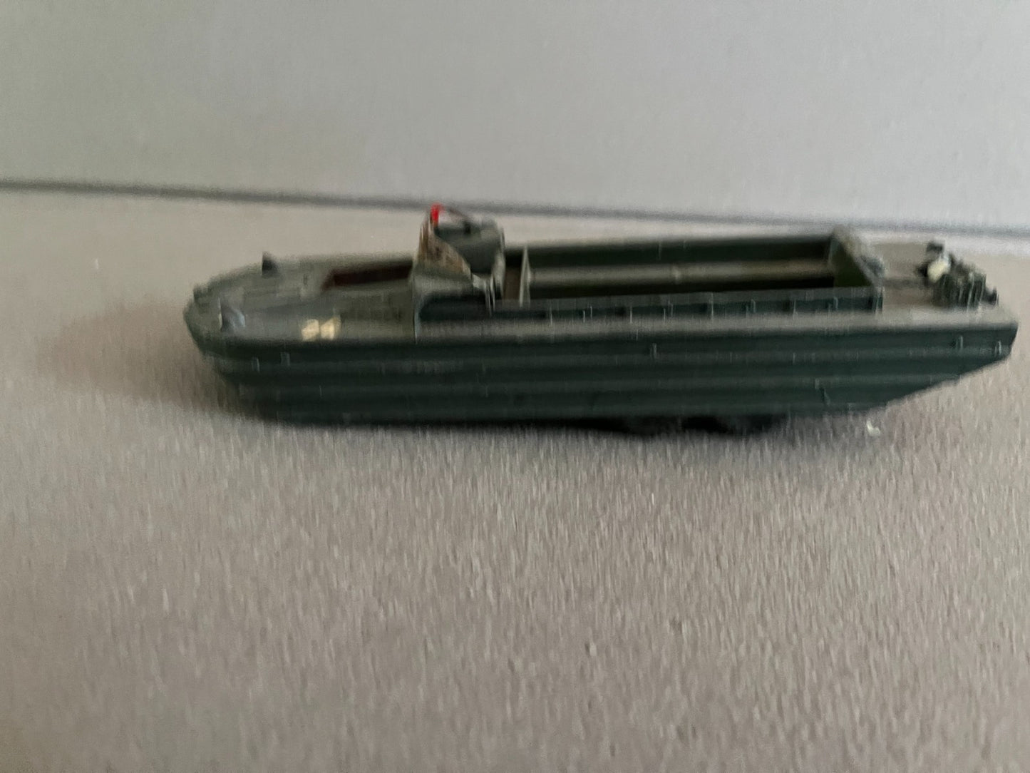 Ancienne Miniature Militaire Blindé DUKW 825 Dinky Toys Meccano France Epave