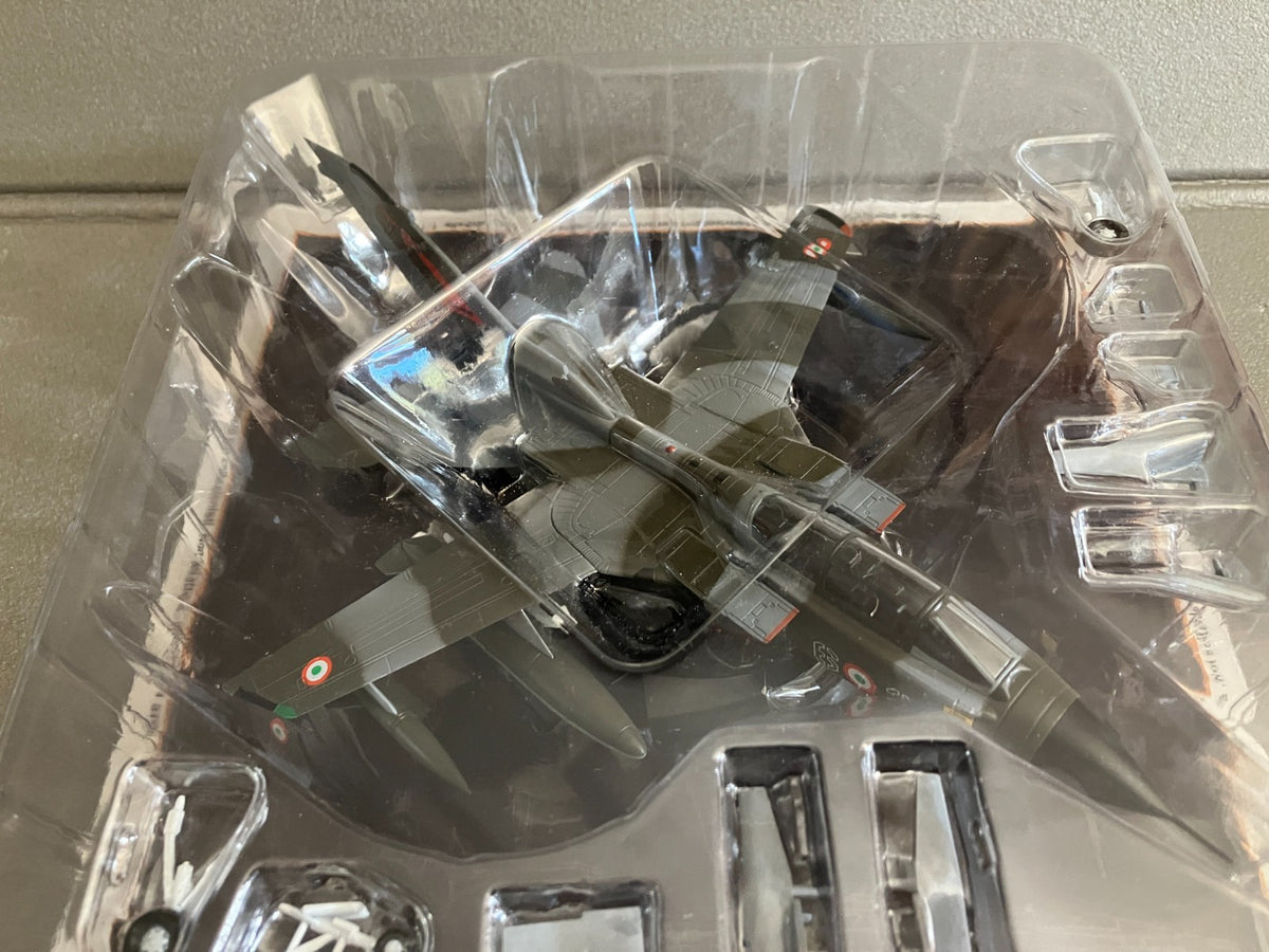 Avion miniature Militaire Combat à Réaction Panavia PA-200 Tornado Altaya  1/72