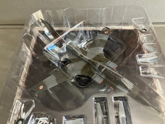 Avion miniature Militaire Combat à Réaction Panavia PA-200 Tornado Altaya  1/72