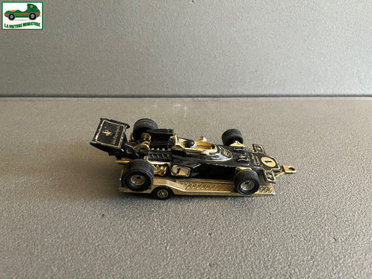 Ancienne Miniature Voiture F1 John Player + Remorque Corgi WhizzWheels au 1/36