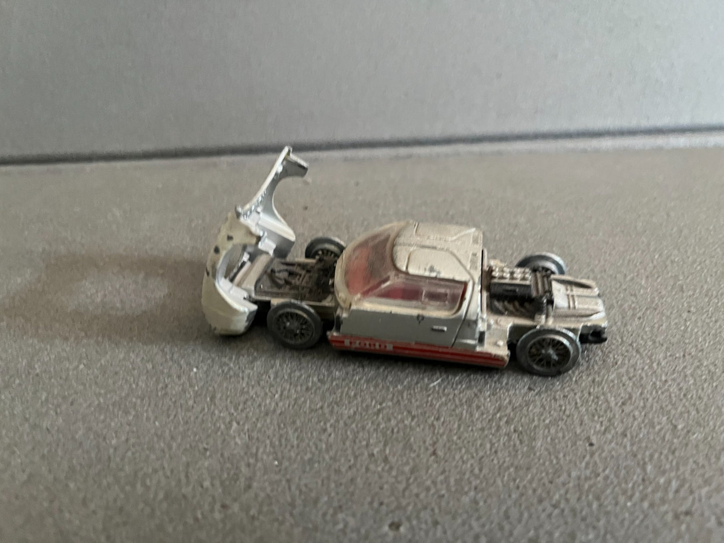 Ancienne Miniature Voiture Ford 40 RV Dinky Toys Meccano England Epave