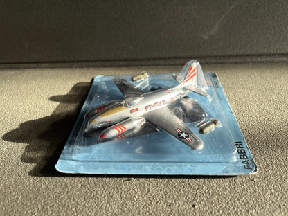 Avion miniature Militaire F-80 Fabbri Italeri 1/100