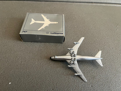 Ancien Avion miniature Boeing 747 Lufthansa Schuco Piccolo