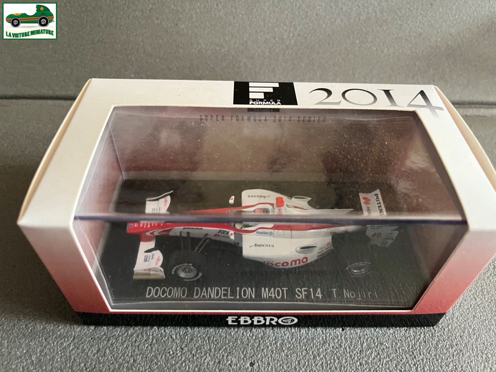 Voiture Miniature Docomo Dandelion M40T SF14 Formula 2014 F1 Ebbro au 1/43