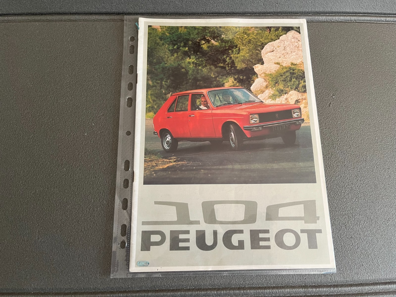Ancien Dépliant Brochure Documentation Automobile Peugeot 104