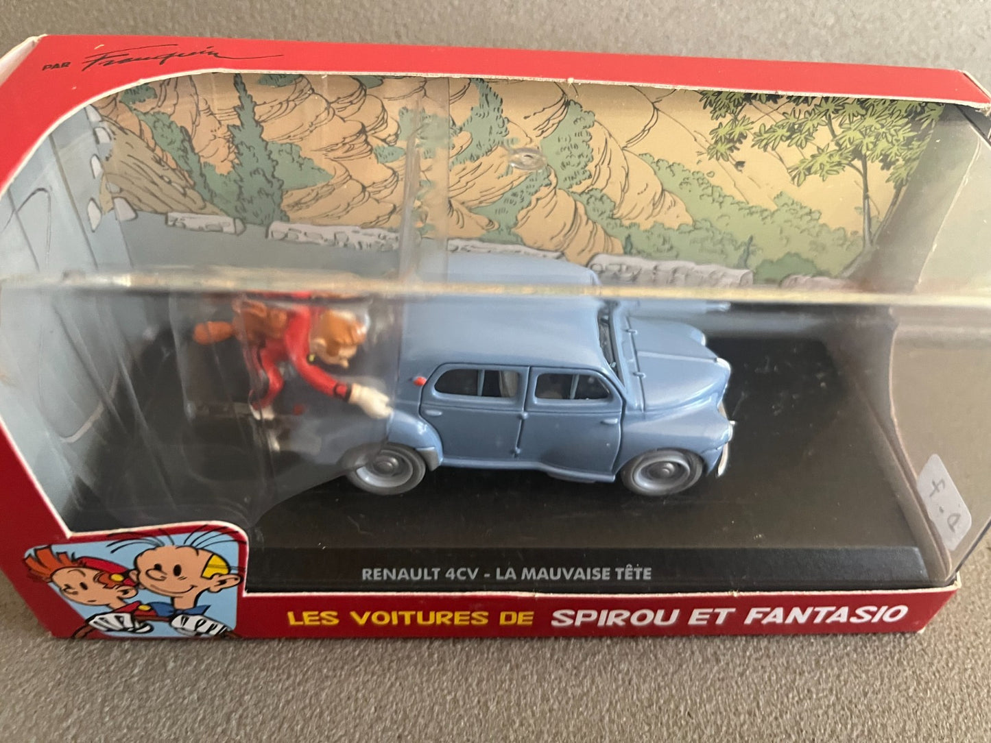Voiture Miniature Renault 4CV La Mauvaise Tête Spirou au 1/43