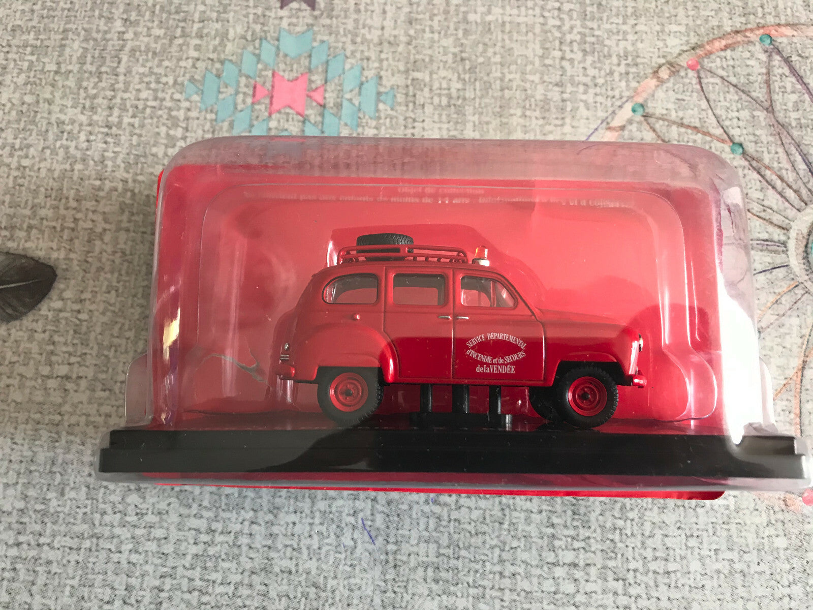 Voiture miniature Renault Colorale Prairie 4x4 Break Incendie Hachette au 1/43