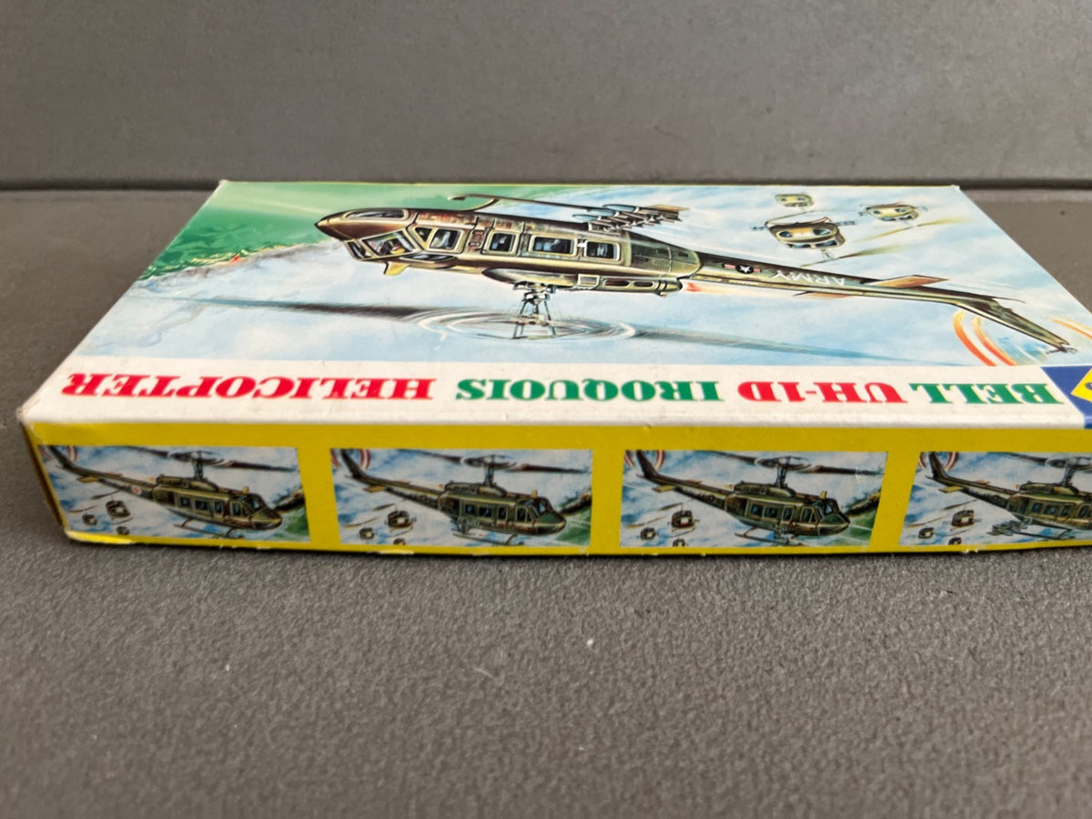 Maquette Militaire Bell UH-1D Iroquois Hélicoptère Roco 1/87
