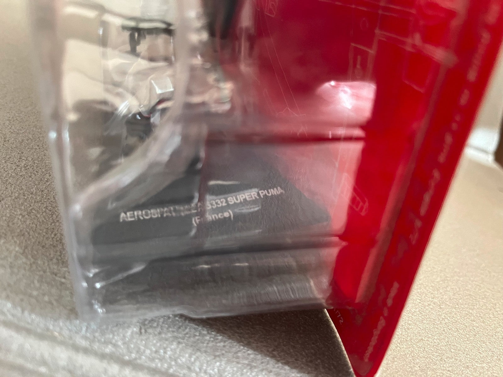 Hélicoptère de combat Miniature Aerospatial AS332 Super Puma Armée Terre 1/72