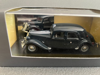 Voiture Miniature Citroen Traction 15 Six H 1954 Atlas Courtage 1/43