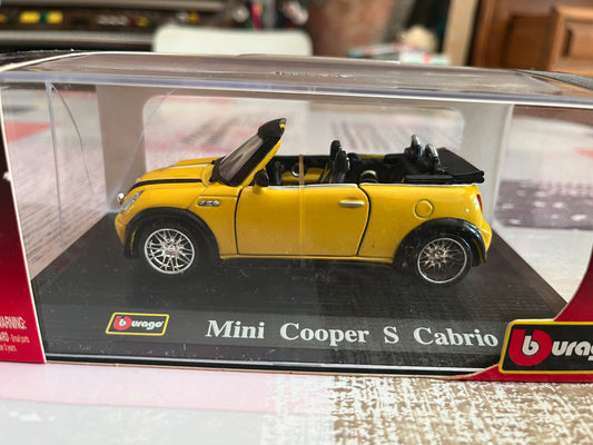 Voiture Miniature Burago Street Tuners Mini Cooper S Cabrio Tuning 1/32
