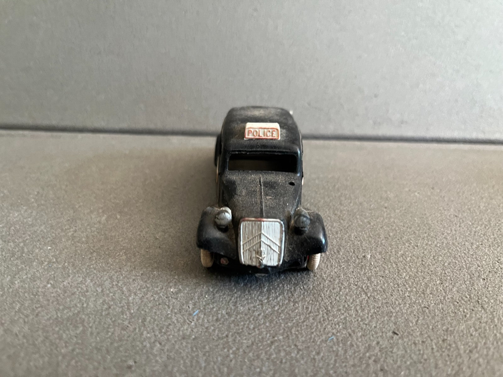 Ancienne Voiture Miniature Citroen 15 Six Police Norev Plastique France Epave