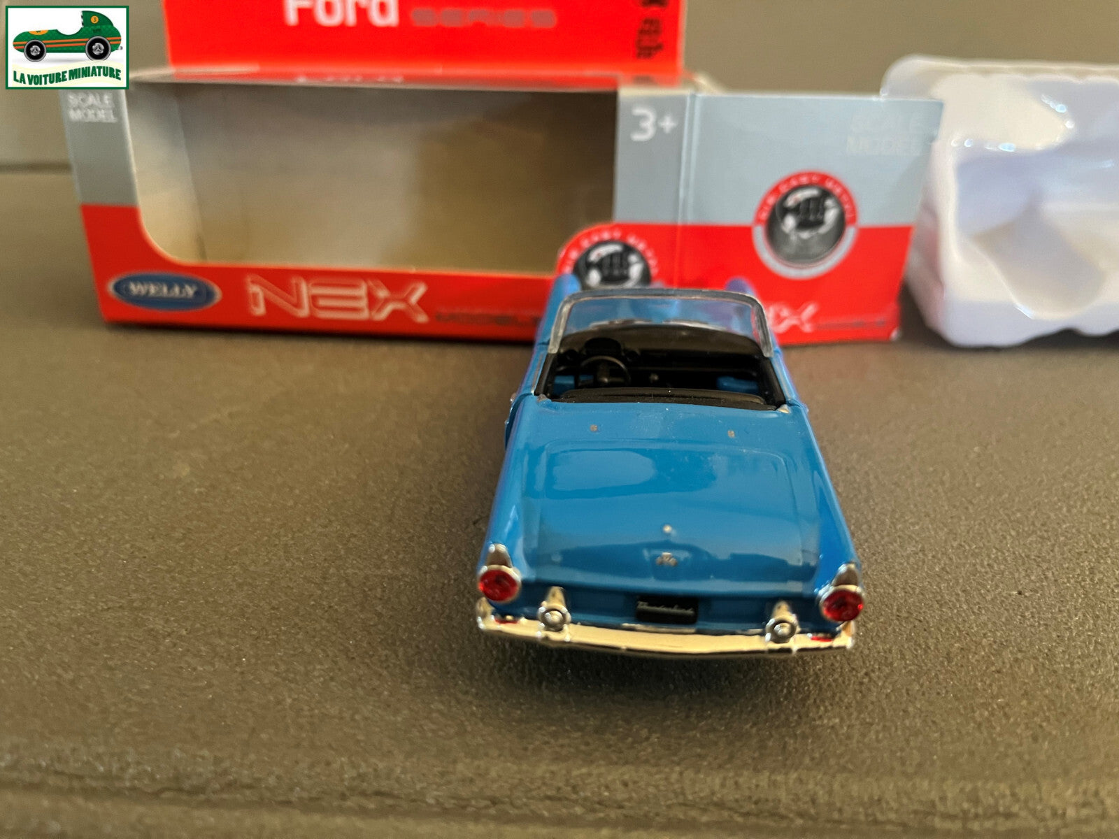 Voiture miniature Ford Thunderbird 1955 Welly 1/34 - 1/36 - 1/39