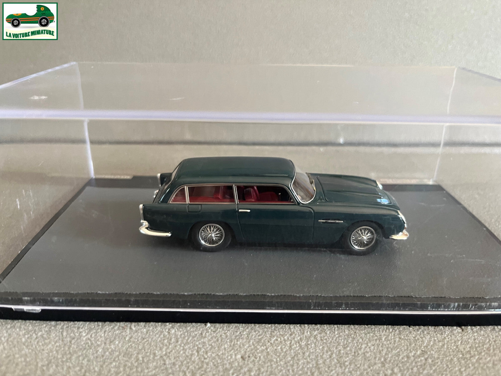 Voiture Miniature Aston Martin DB5 Shooting Brake Harold Radford Matrix au 1/43
