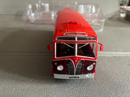 Voiture miniature AEC Regal III Dorsal Fin 1/43 Autobus Autocars du Monde