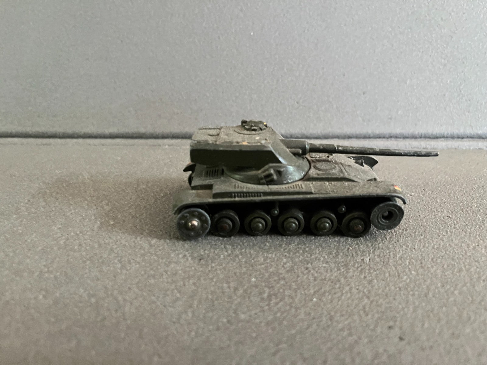 Ancienne Miniature Militaire Char AMX Dinky Toys Meccano France Epave
