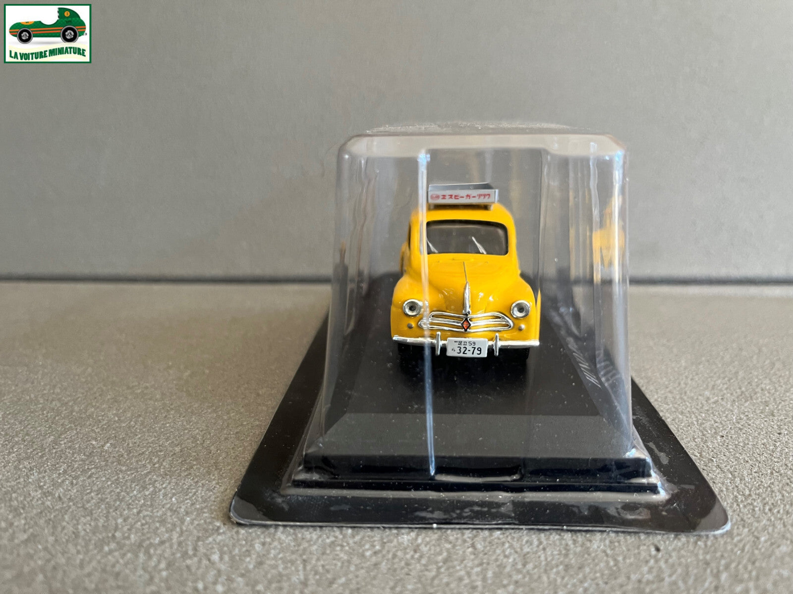 Voiture Miniature Renault 4CV Hino PA62 Tokyo 1966 Taxi Du Monde au 1/43 Altaya