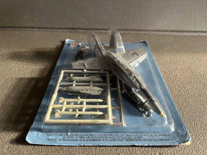 Avion miniature Militaire F/A-18 Hornet Fabbri Italeri 1/100