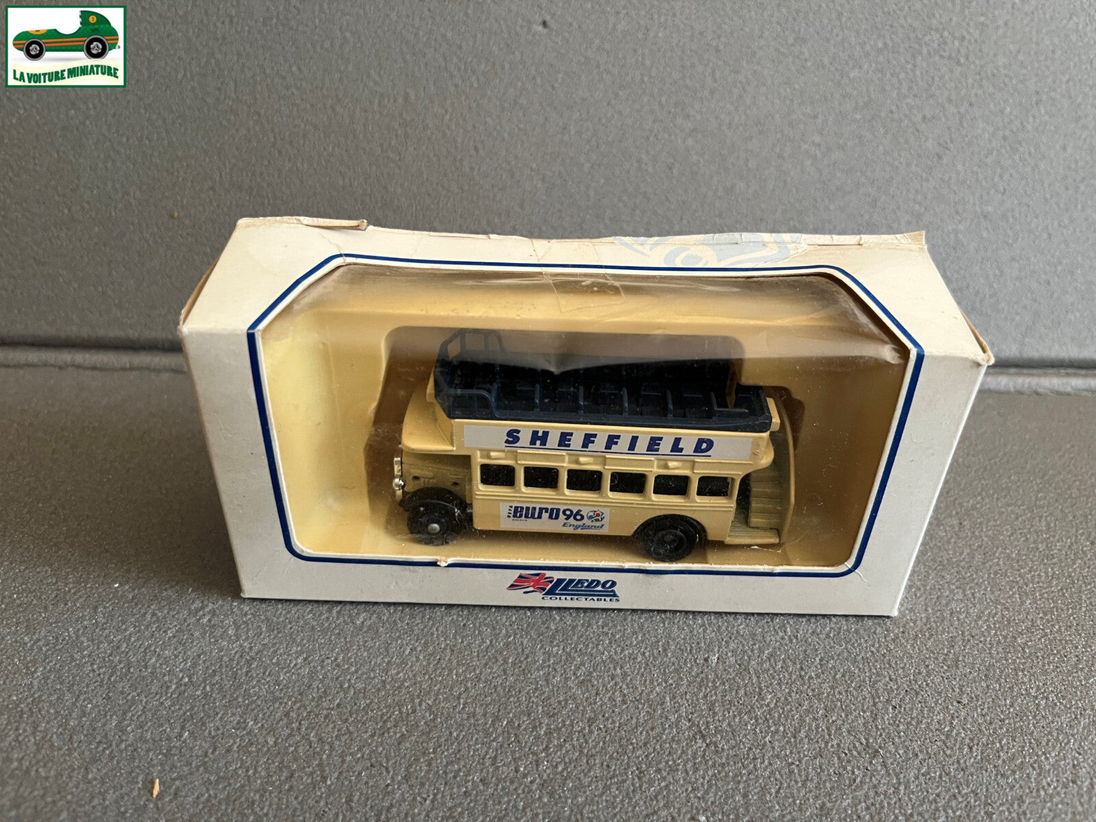 Ancienne Voiture miniature Bus Sheffield Lledo Euro 96 England Football