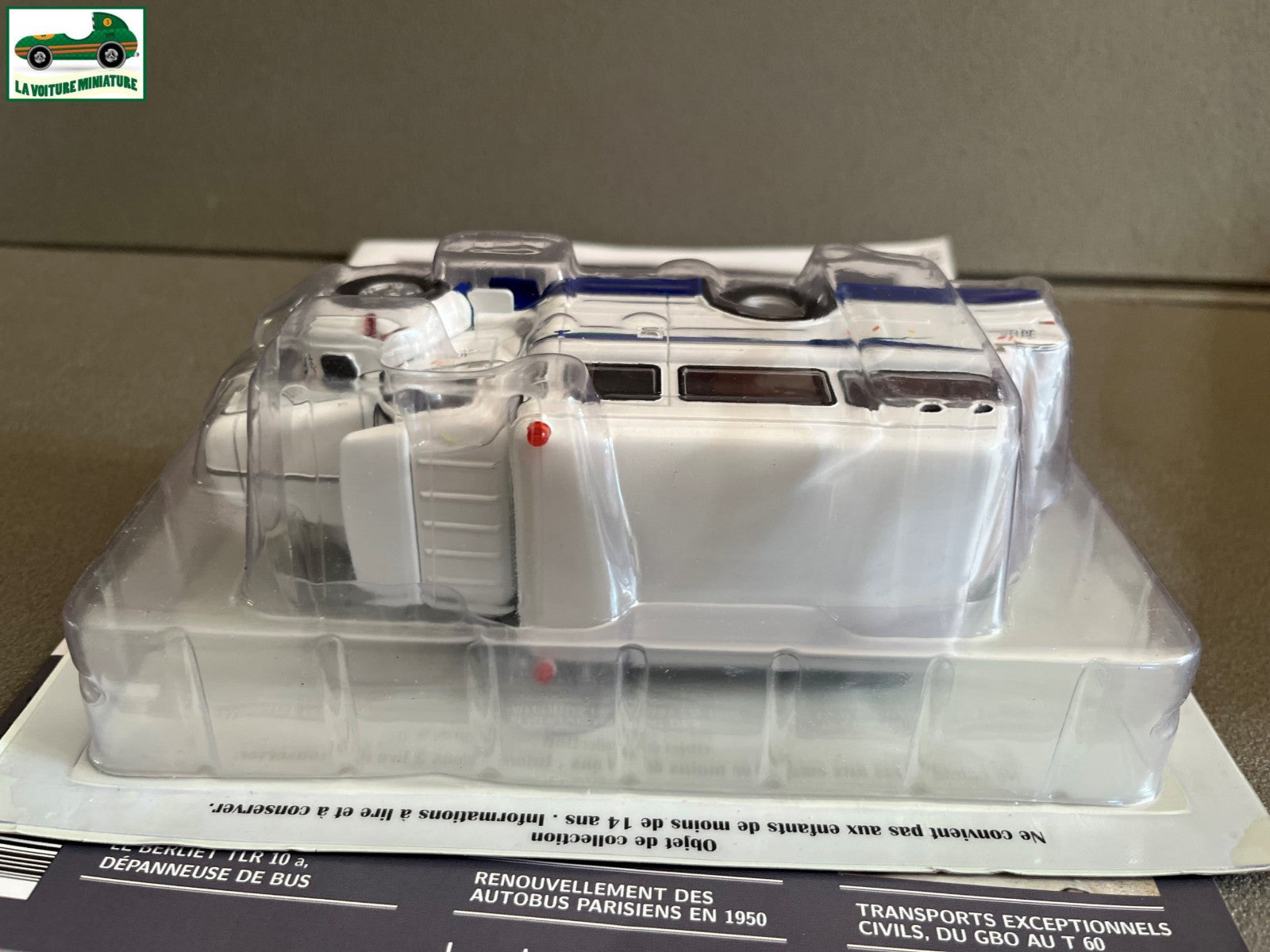 Voiture miniature Camion Berliet TLR 10 Dépanneuse Artis Bus Hachette 1/43