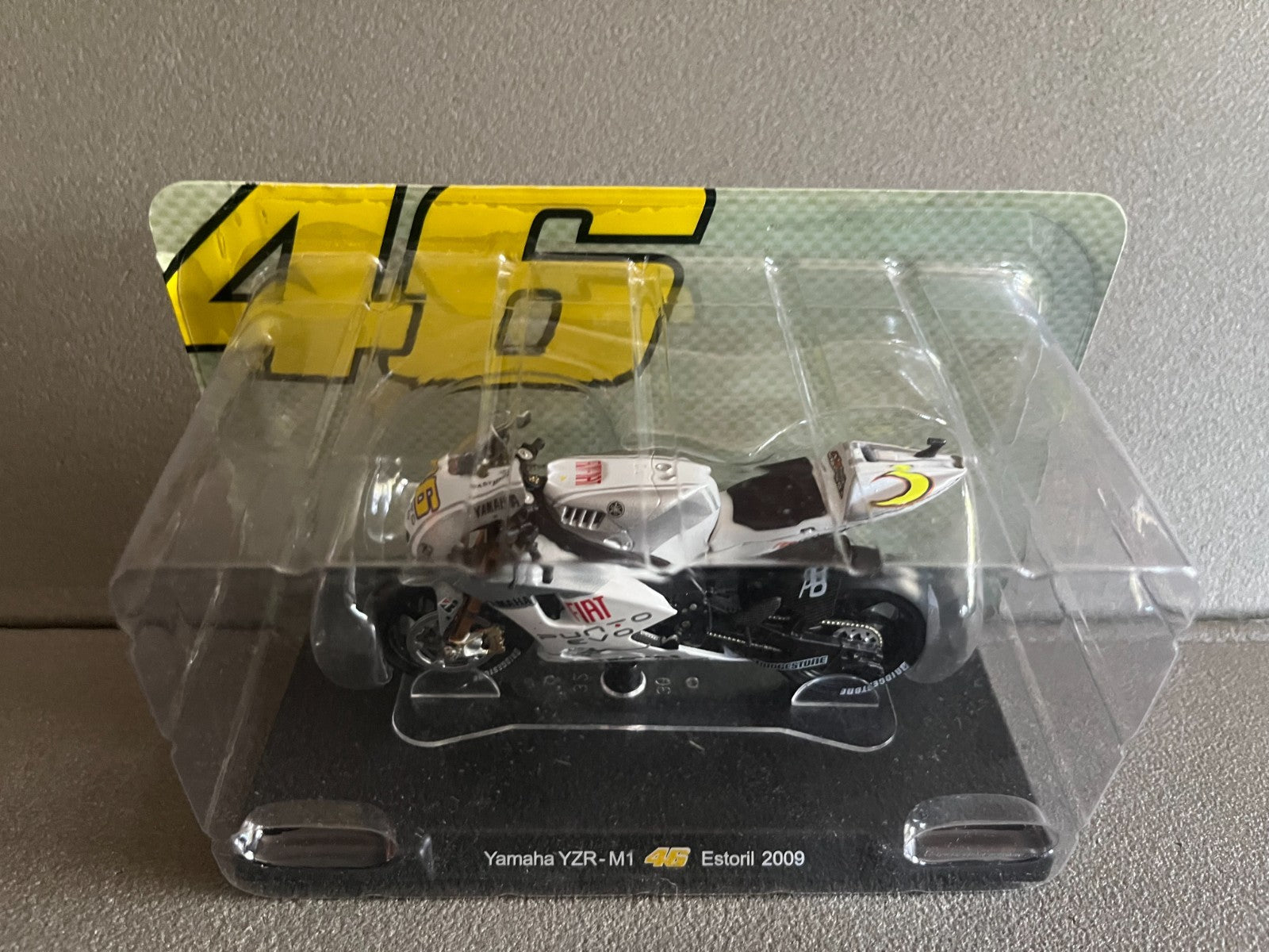Moto GP miniature Valentino Rossi 46 Yamaha YZR-M1 Estoril 2009 1/18