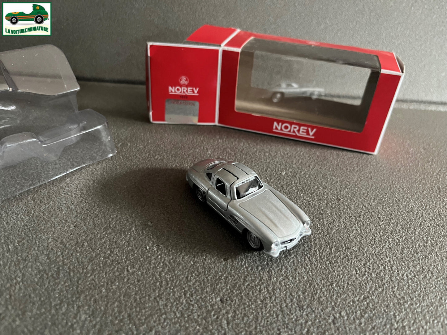 Voiture miniature Mercedes 300 SL Norev 3 inches 1/64