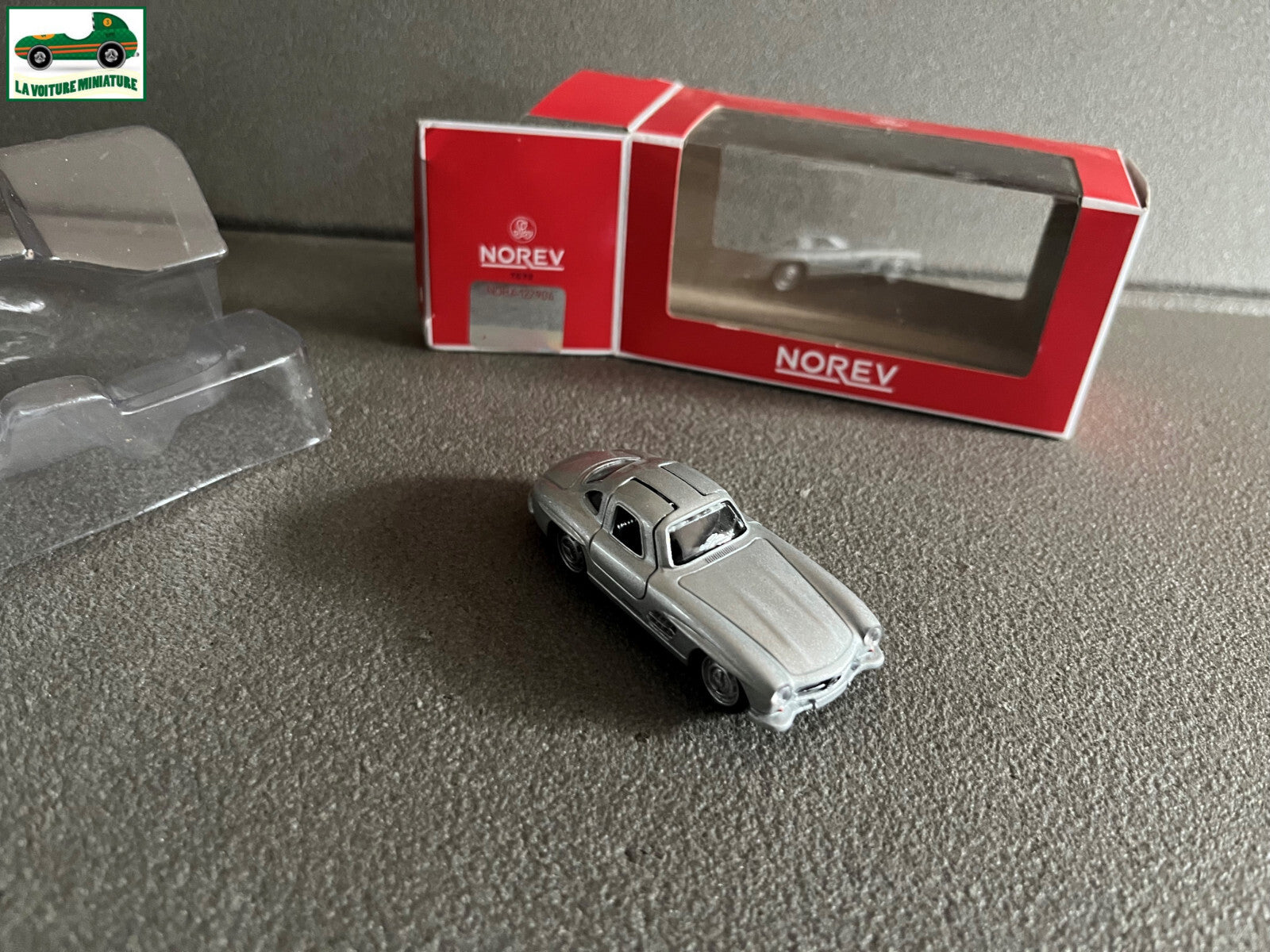 Voiture miniature Mercedes 300 SL Norev 3 inches 1/64
