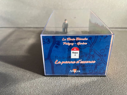 Voiture Miniature Renault Juvaquatre Etape 4 La Route Bleue RN7 1/43